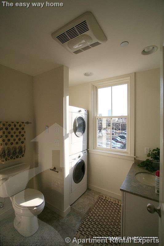 Building Photo - 110 Second St Unit #PH13