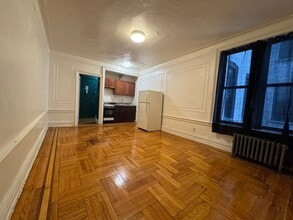 Building Photo - 377 Montgomery St