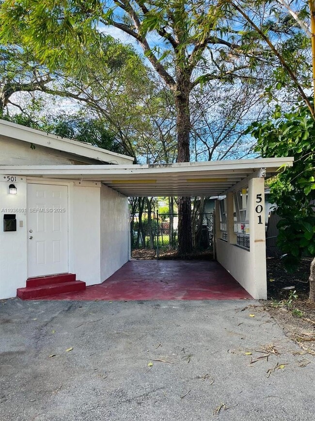 Building Photo - 501 Carolina Ave