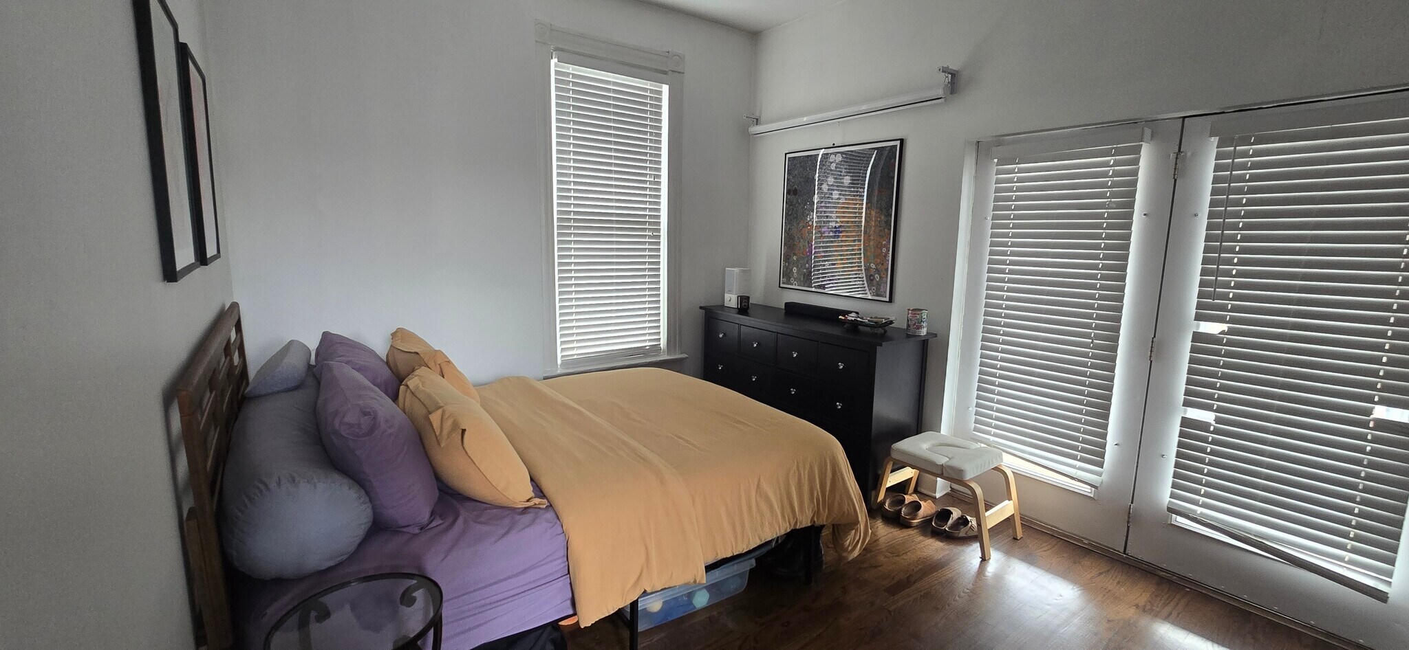 Building Photo - 2015 W Saint Paul Ave