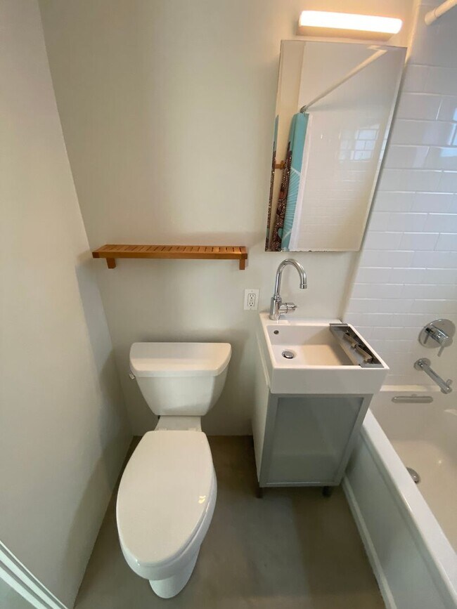 Building Photo - M340 - Miller