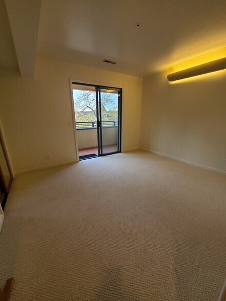Building Photo - 1310 Neilson St