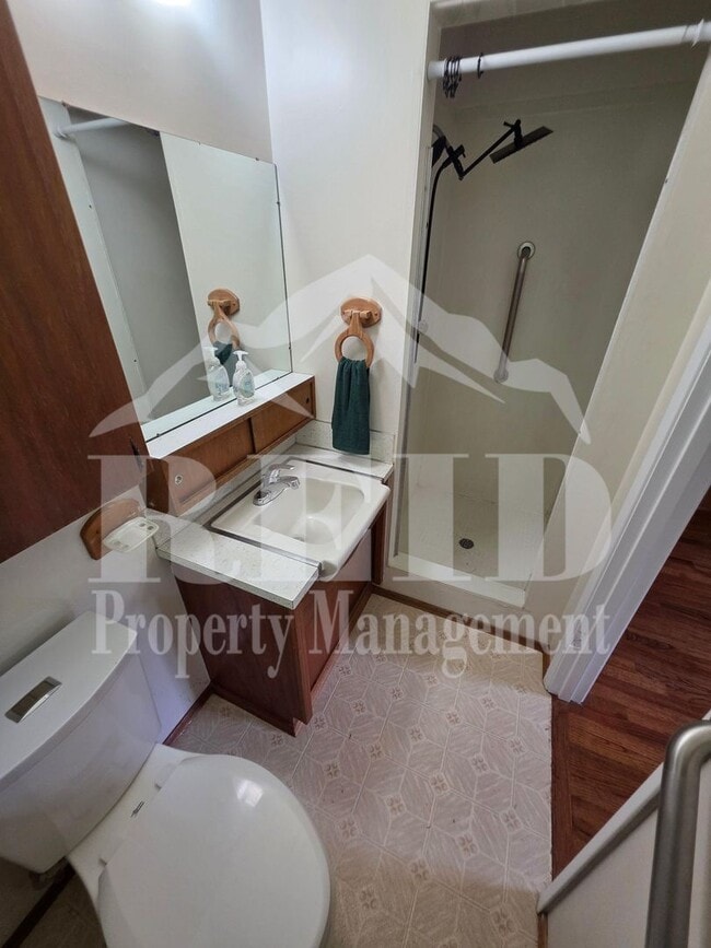 Building Photo - Central Kitsap Home with Large Fenced Yard Close to Shopping, Base, & Kitsap Lake