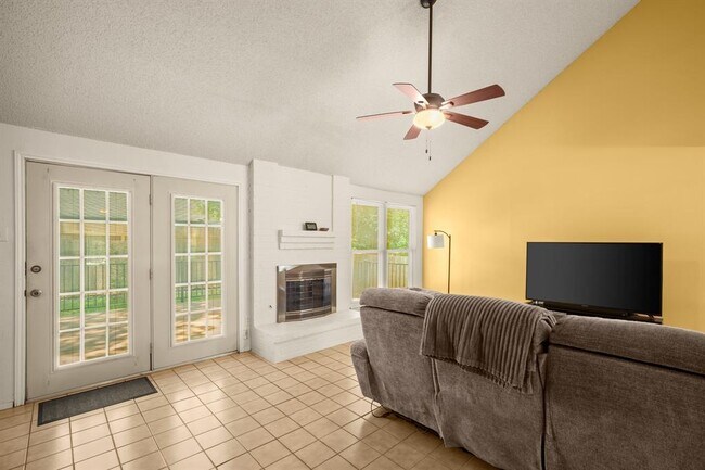 Building Photo - 2810 Goldbridge Dr