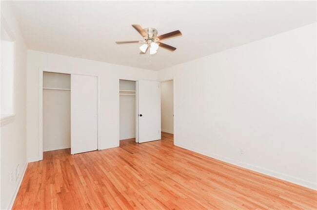 Building Photo - 2332 Miriam Ln