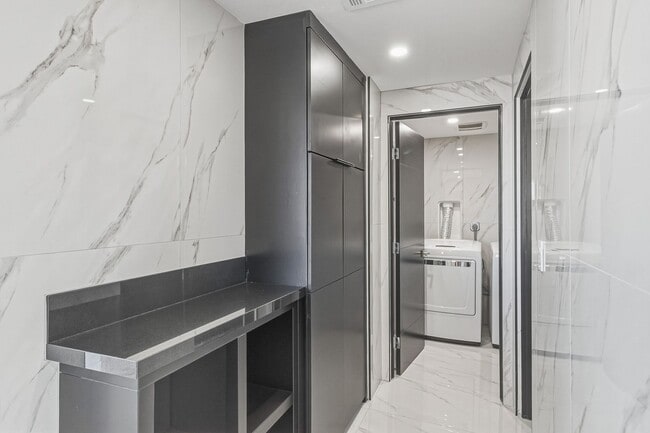 Building Photo - 3111 Bel Air Dr
