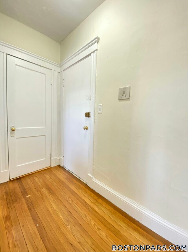 Building Photo - 1175 Boylston St