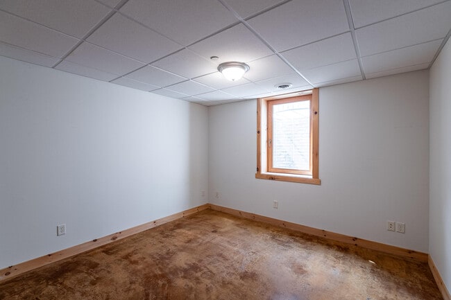 Building Photo - 3506 33rd St S