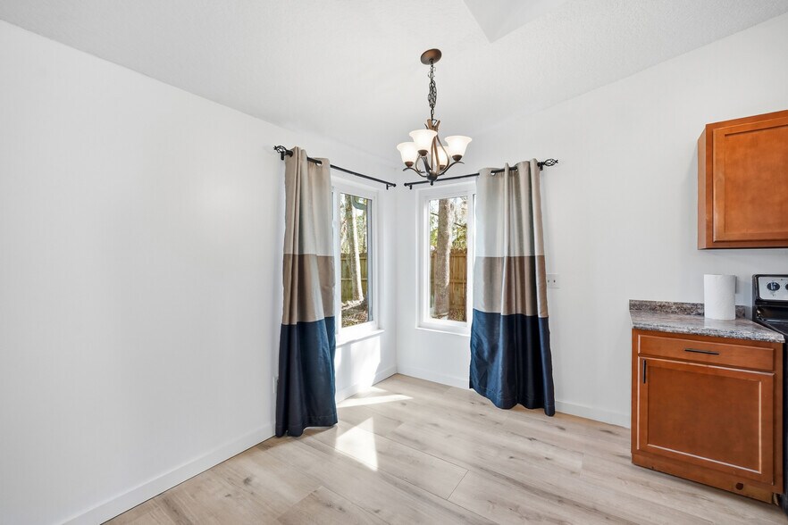 Building Photo - 11149 Losco Junction Dr S