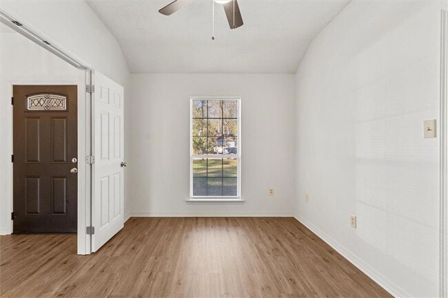 Building Photo - 212 Beech St