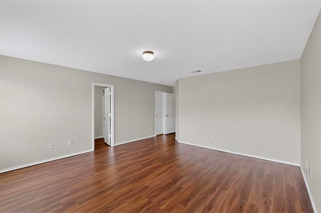Building Photo - 708 Lark Dr