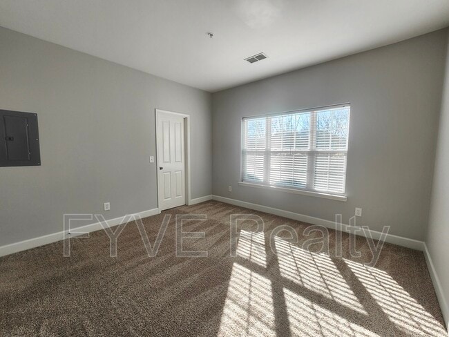 Building Photo - 8441 Callabee Way