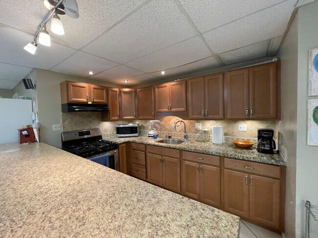 Building Photo - 250 NE 20th St