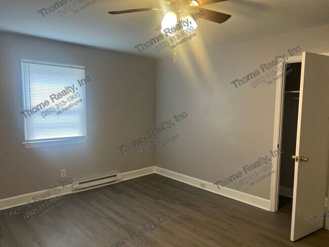 Building Photo - 513 Buick St