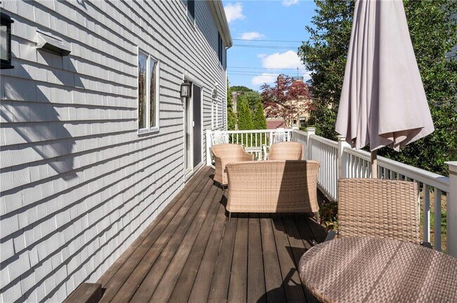 Building Photo - 73 Merton Rd