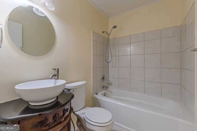 Building Photo - 828 Sheppard Way