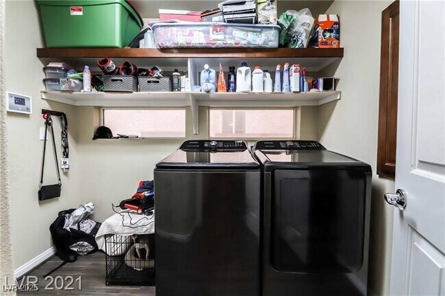 Building Photo - 8450 W Sapphire St