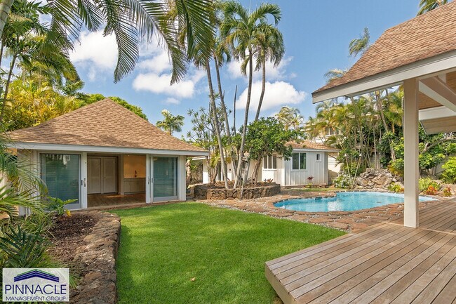 Building Photo - 814-814A Kealaolu Avenue