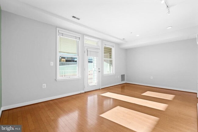 Building Photo - 1350 Monroe St NW