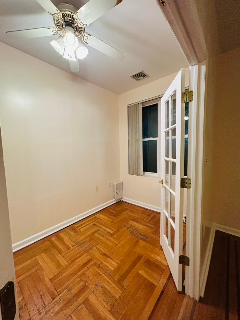 Building Photo - 1761 E 16th St