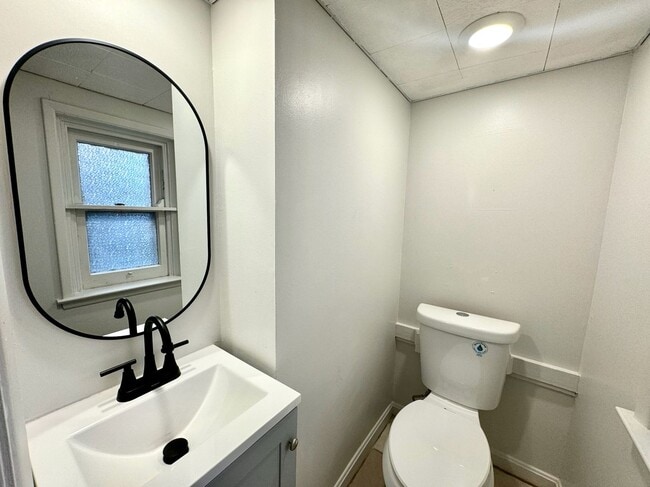 Building Photo - 301 W McMillan St