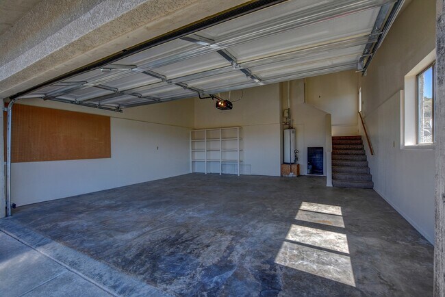 Building Photo - Large 3 bedroom 2 bathroom home in Prescott