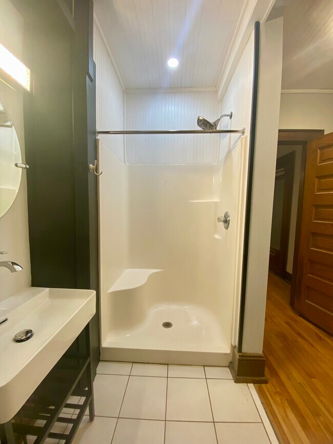 Building Photo - 780 Curfew St