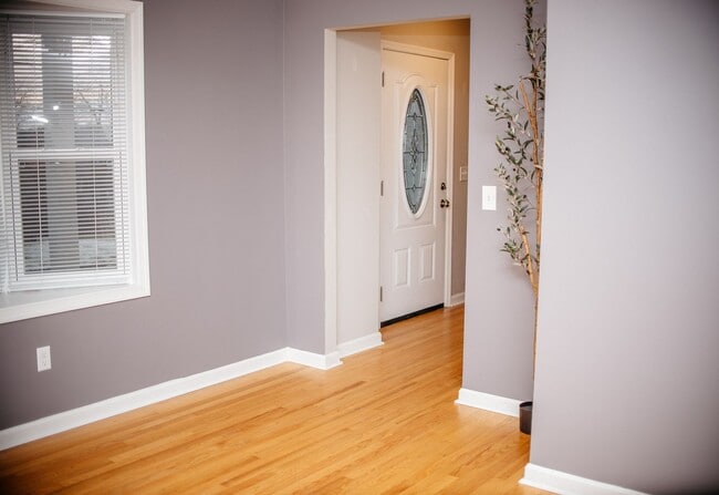 Building Photo - 1449 Jill Dr