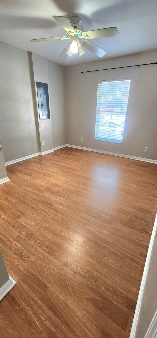 Building Photo - 816 SW 9th St