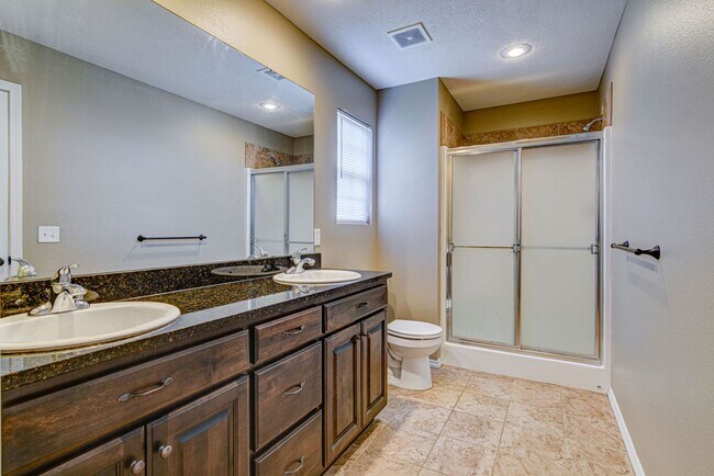 Building Photo - Beautiful all brick 3 bed 2 bath house in ...