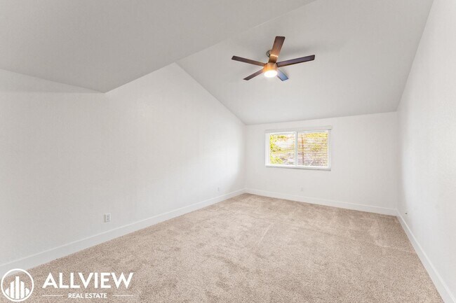 Building Photo - Upgraded 2-Bedroom Townhome in the Gated C...