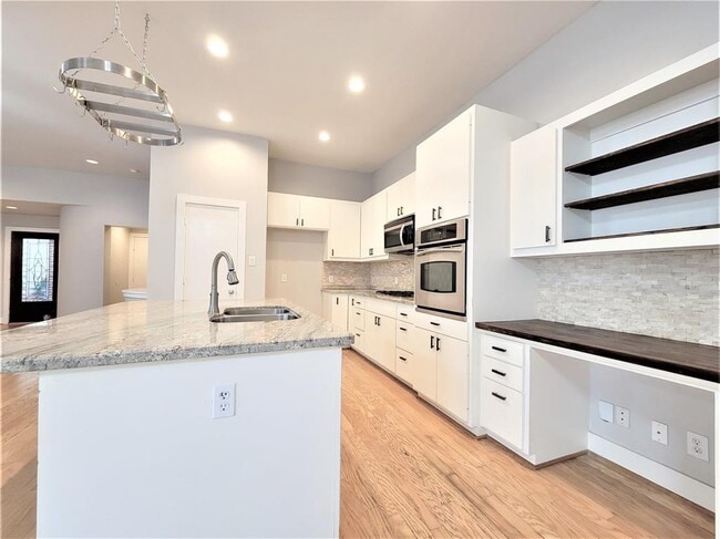 Building Photo - 2515 Brinkman St