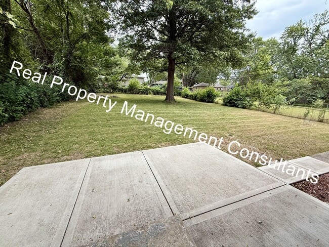 Building Photo - Charming 3 Bed Home with Modern Updates in...