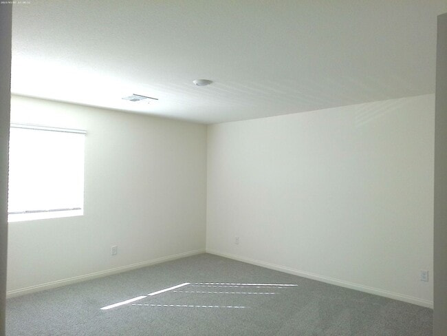 Building Photo - Rush Ave