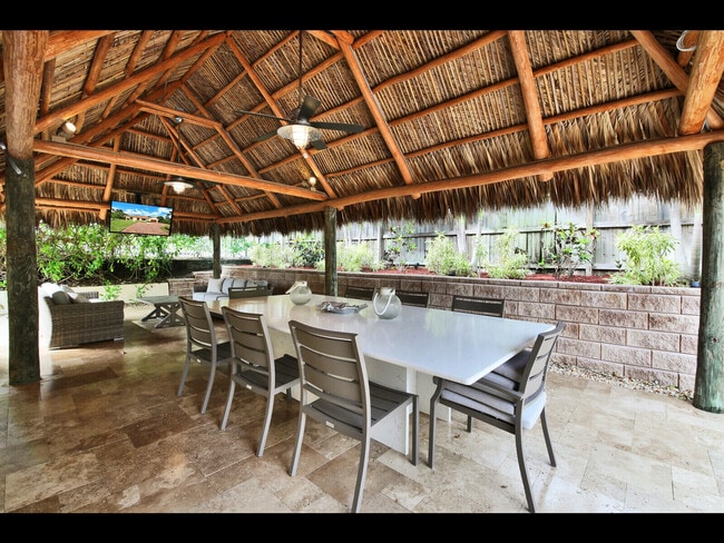 Building Photo - 451 N Lyra Cir