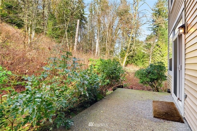 Building Photo - 3Bd/2.5Ba Bellevue Townhouse