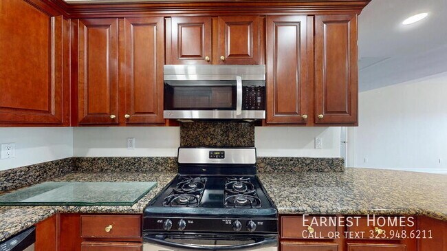 Building Photo - 14242 Burbank Blvd