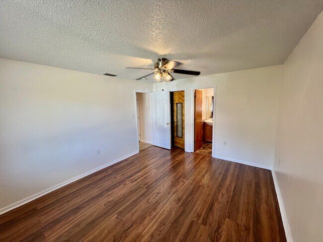 Building Photo - 4205 Old Rd 37