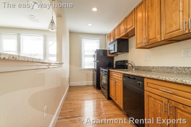 Building Photo - 136 Highland Ave
