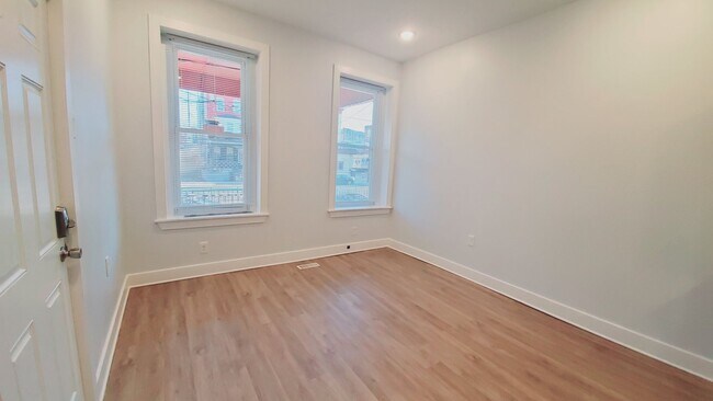 Building Photo - 4131 W Girard Ave