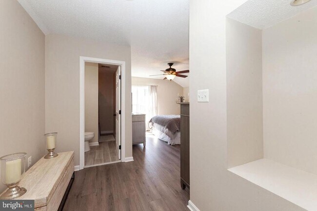 Building Photo - 1011 Martin Dr