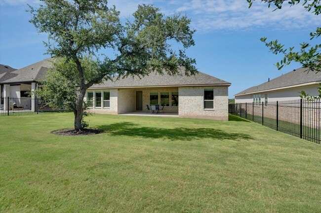 Building Photo - 916 Pear Tree Ln