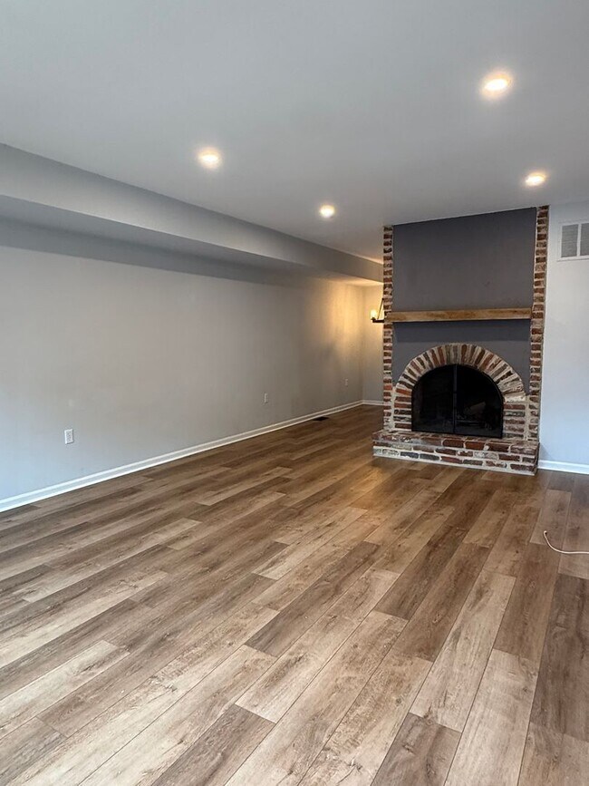 Building Photo - 2 Bed / 1.5 Bath Doylestown Townhome