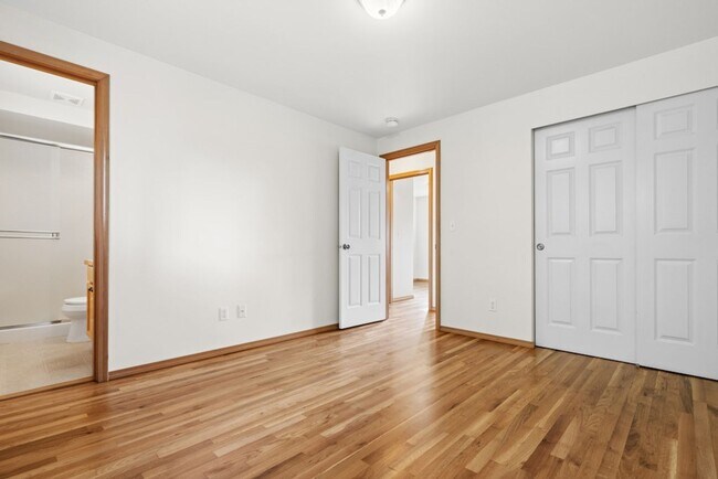 Building Photo - 3Bd/1.75Ba Bellevue House