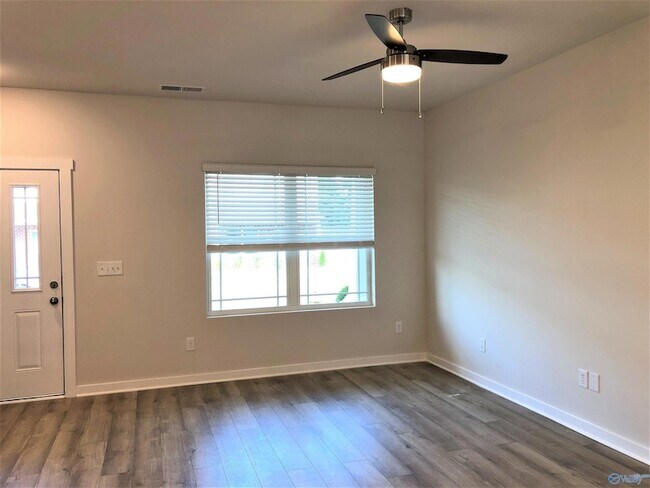 Building Photo - 403 Falls Pointe