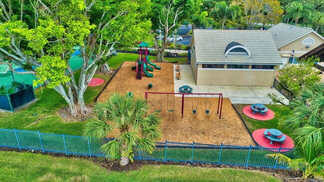 Building Photo - 10332 Islander Dr