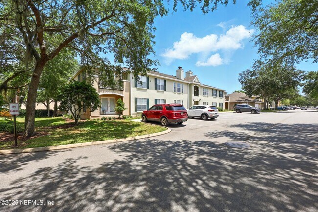 Building Photo - 43 Jardin De Mer Pl