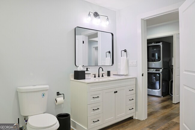 Building Photo - 2184 Skye Isles Pass SE