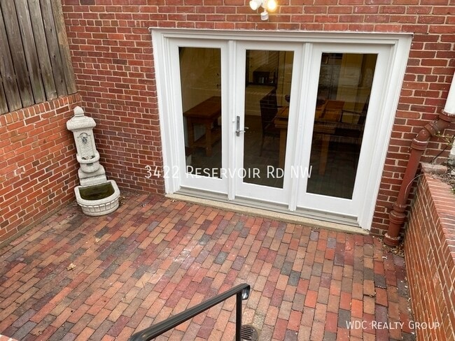 Building Photo - 3422 Reservoir Rd NW