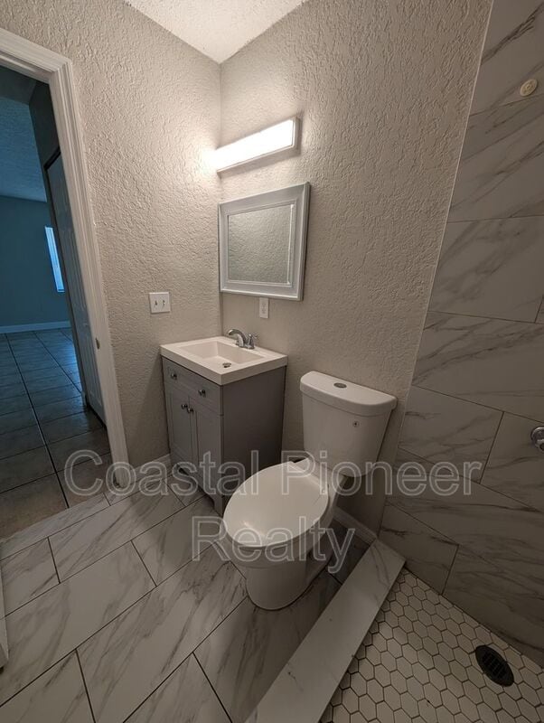 Building Photo - 5828 3rd St E